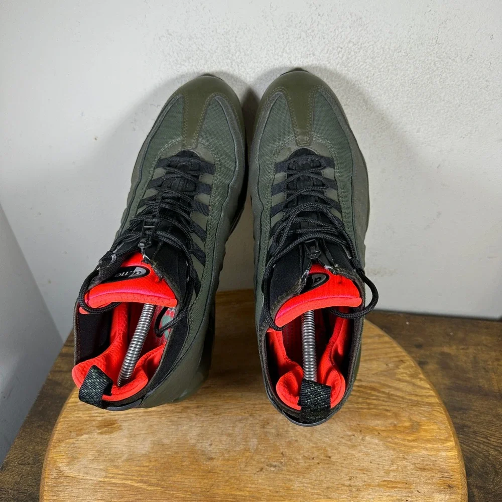 Nike Air Max 95 Sneakerboot Mens 10 Dark Loden Green Crimson 806809-300